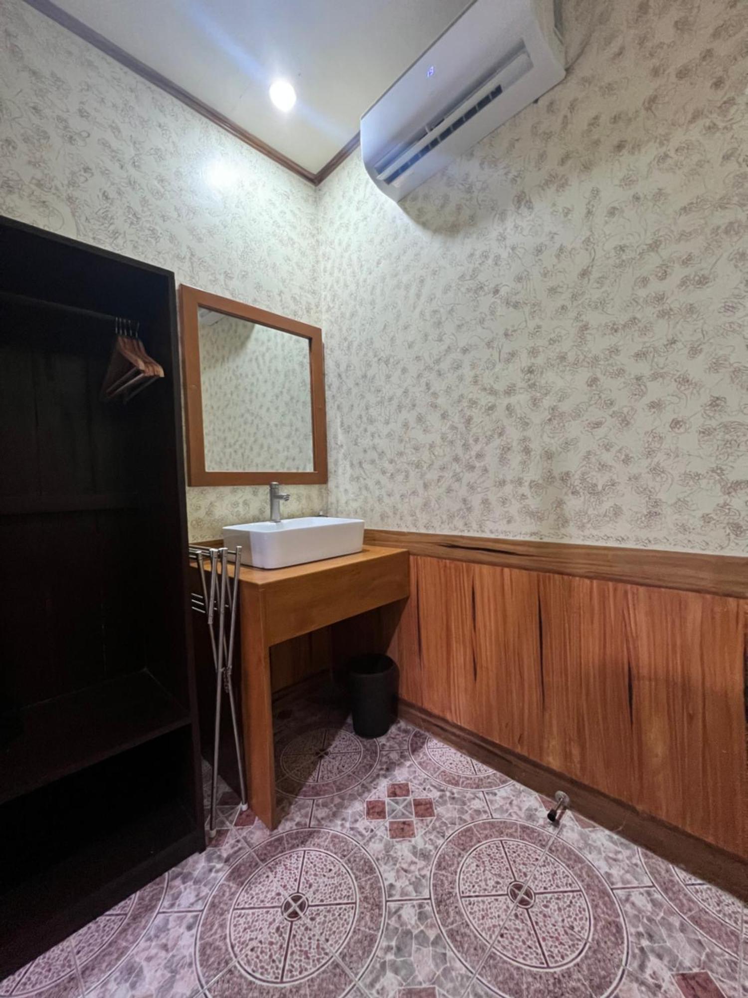 Sunny Terrace Hotel Балер Екстериор снимка